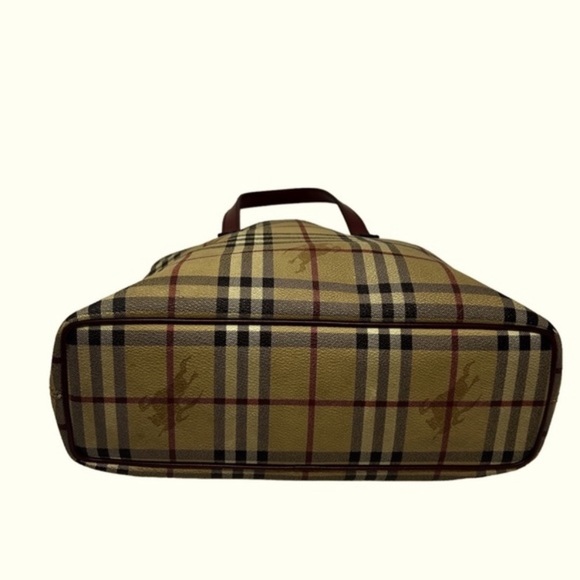 Burberry bag - Picture 3 of 8